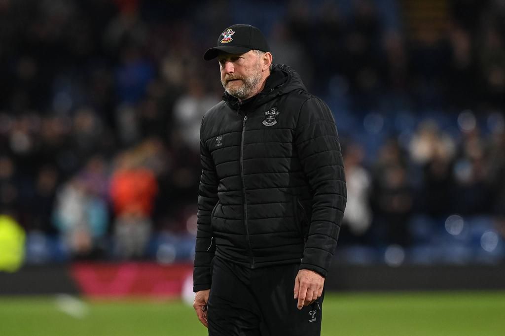 Hasenhüttl sacked as Southampton boss.