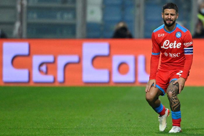 Lorenzo Insigne is among a host of Napoli players who are doubts for the visit of Barcleona