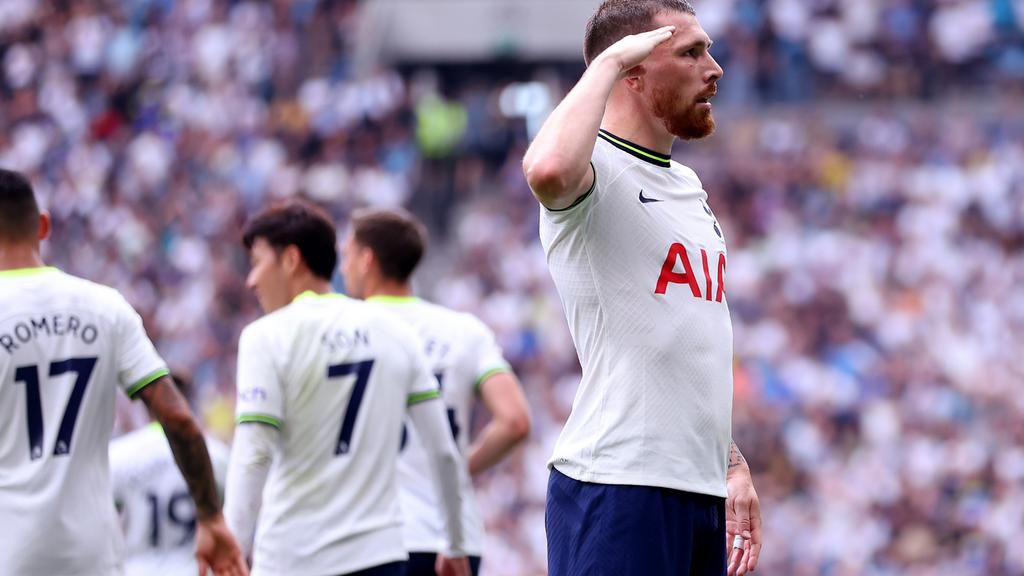 Reactions as Harry Kane sets Premier League record in Tottenham's 2-1 win against Fulham