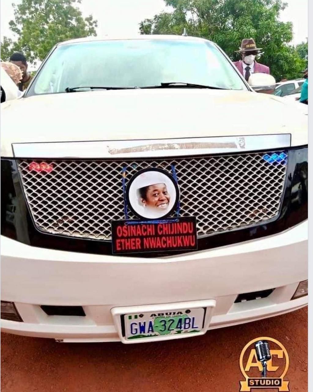 Nigerian gospel singer Osinachi Nwachukwu has been laid to rest.