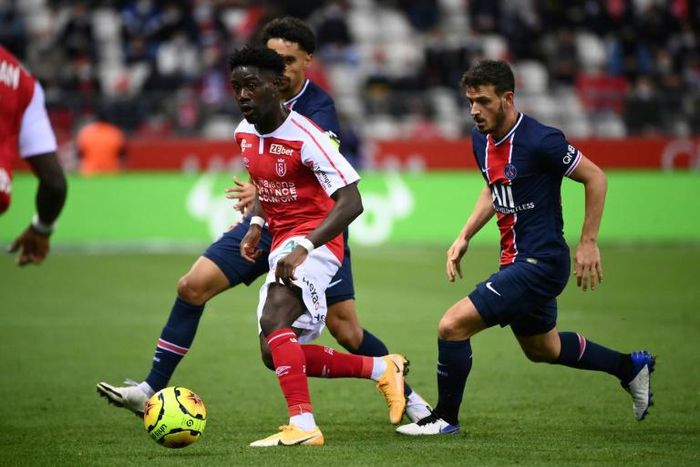 Alessandro Florenzi (R) in action for Paris Saint-Germain last weekend against Reims. The Italian is the only new face to have joined PSG's squad for this season so far