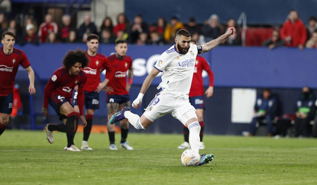 Sergio Herrera did well to deny Karim Benzema