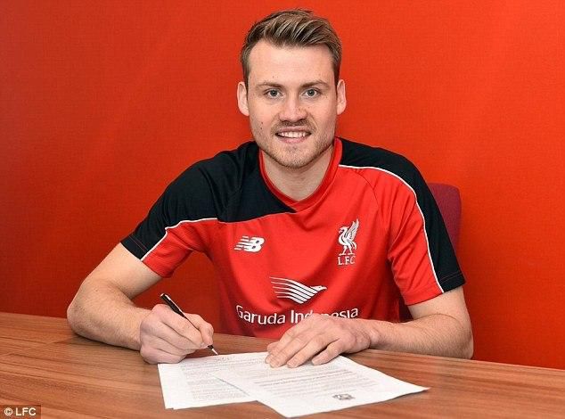 Simon Mignolet signs new Liverpool contract
