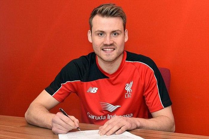 Simon Mignolet signs new Liverpool contract