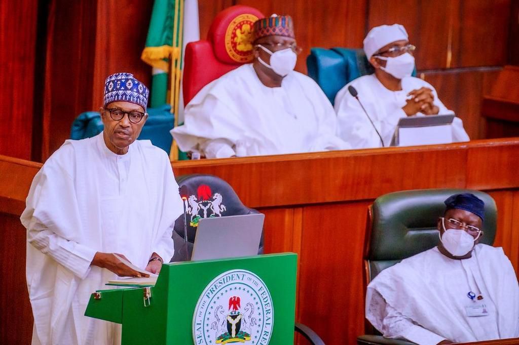 President Muhammadu Buhari presents N16.39trn 2022 Budget proposal to joint session of NASS. [Twitter-Punch]