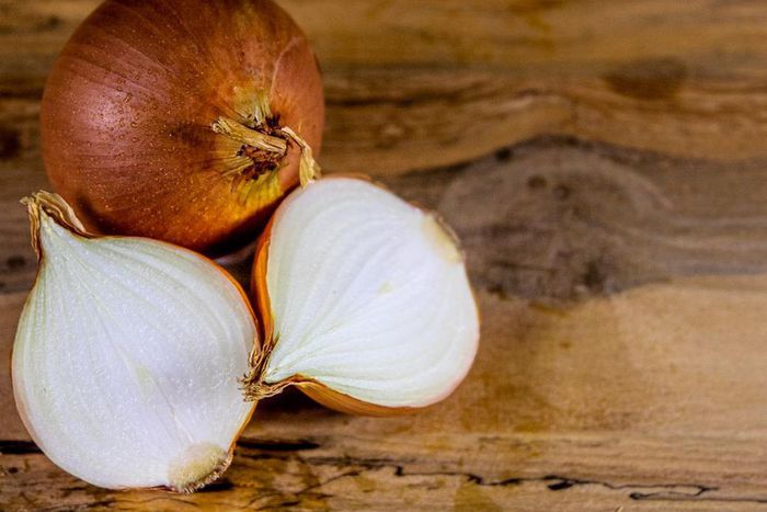 Onions helps to relieve toothache [utopia.org]