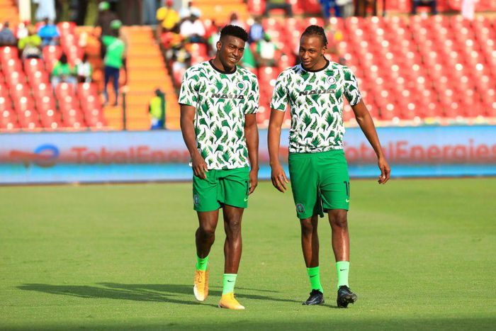 Joe Aribo (R) with Nigeria teammate Taiwo Awoniyi before the Super Eagles' Africa Cup of Nations game against Sudan