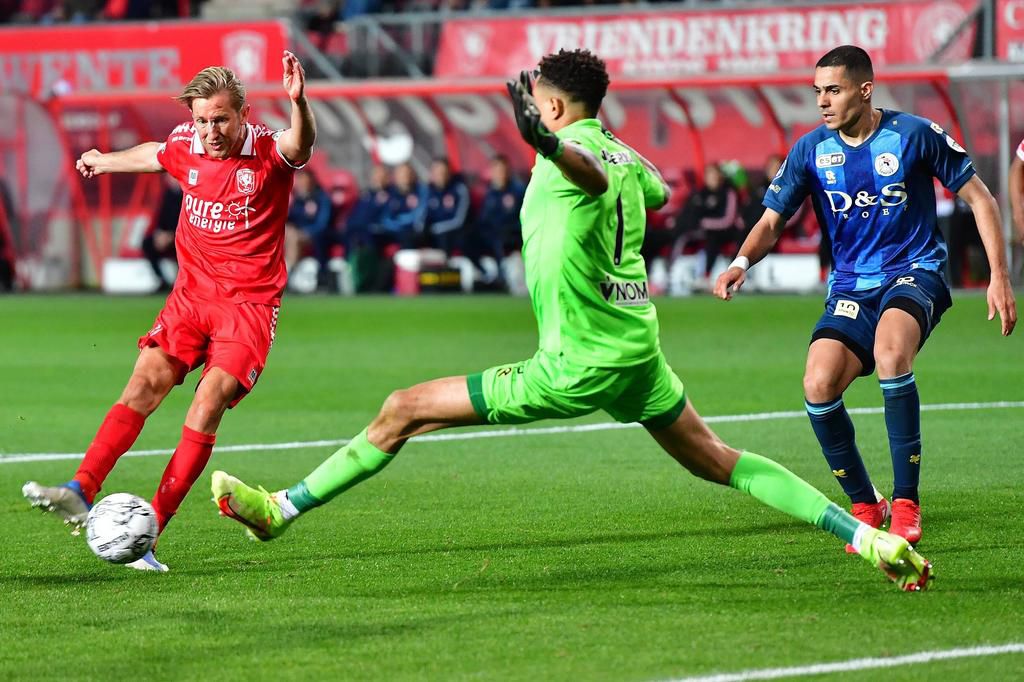 Michael Vlap doubling Twente's lead