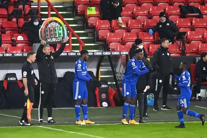Leicester City's Kelechi Iheanacho (left) and Wilfred Ndidi (centre) are substituted on to the pitch