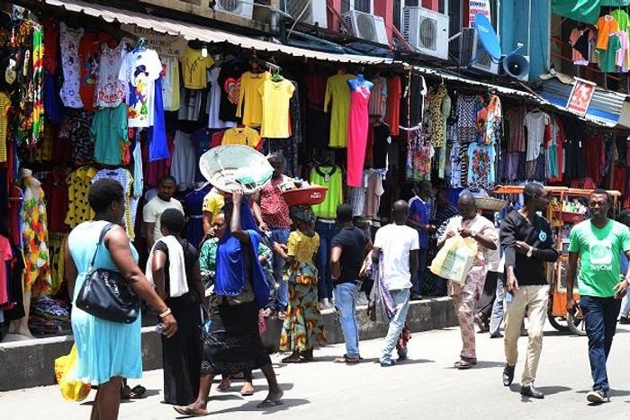 5 popular clothing markets that help you save money in Lagos. [techpoint]