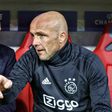 Ajax-has-received-successor-Erik-ten-Hag-Alfred-Schreuder-signs