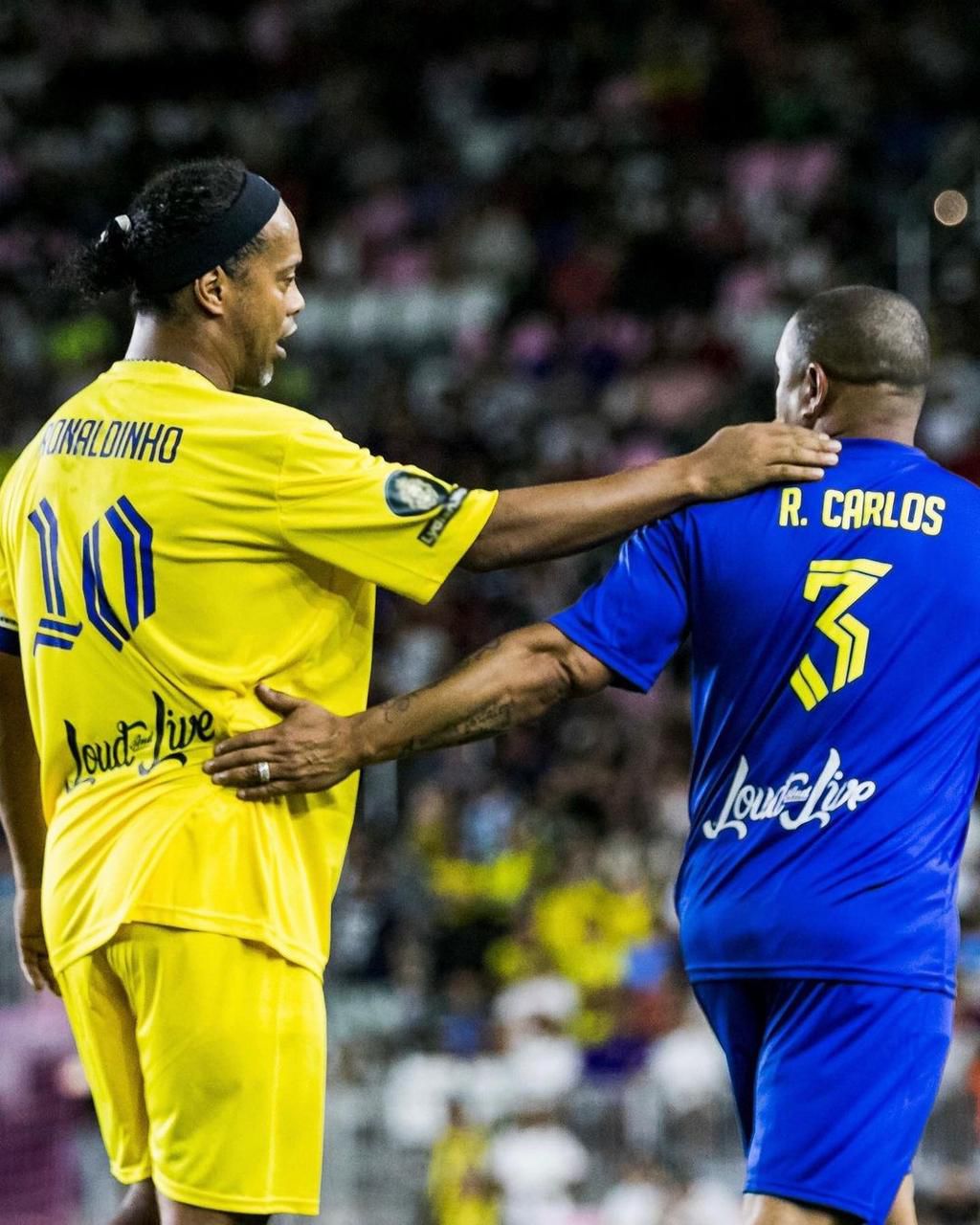 Vinícius, Pogba shine as Team Roberto Carlos beats Team Ronaldinho 12-10 at 'The Beautiful Game' exhibition match [Photos/Videos]