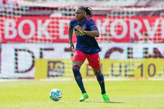 Bassey completed 97% of his passes against Rotterdam.