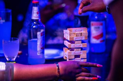 SMIRNOFF HANGOUTS! GAMES, MUSIC AND SMIRNOFF DRINKS IN A BAR NEXT TO YOU