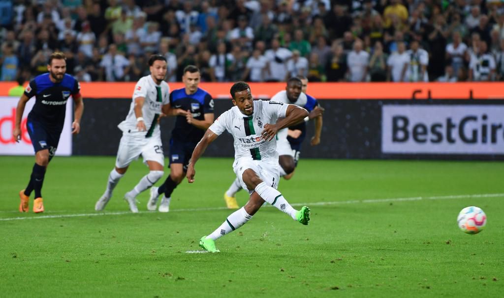 Alassane Plea's penalty was all Monchengladbach needed to secure three points