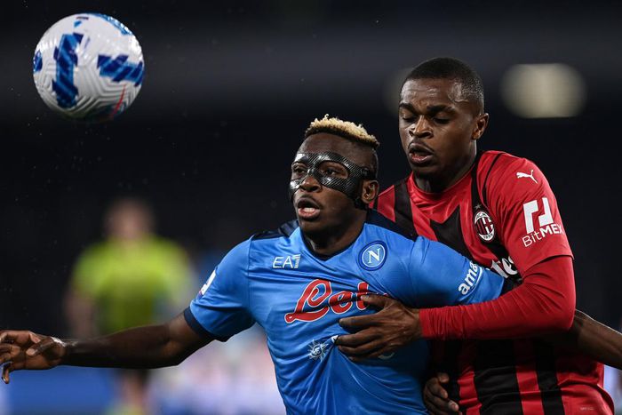 Victor Osimhen Pierre Kalulu (IMAGO/Gribauldi/ImagePhoto)