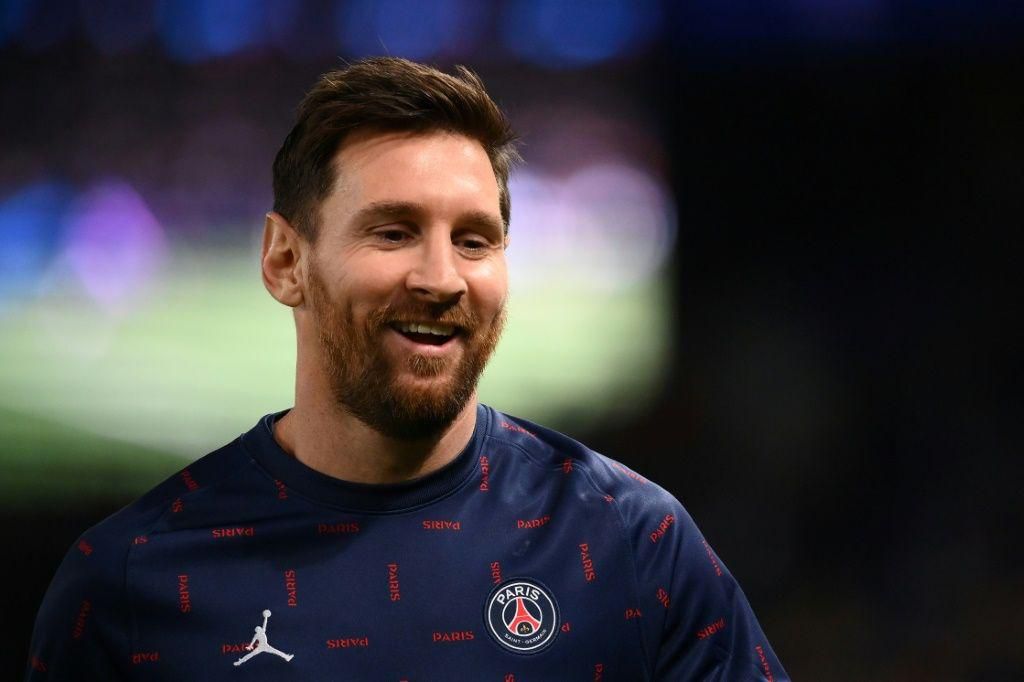 Lionel Messi is in the starting line-up for PSG's Champions League meeting with Manchester City on Tuesday