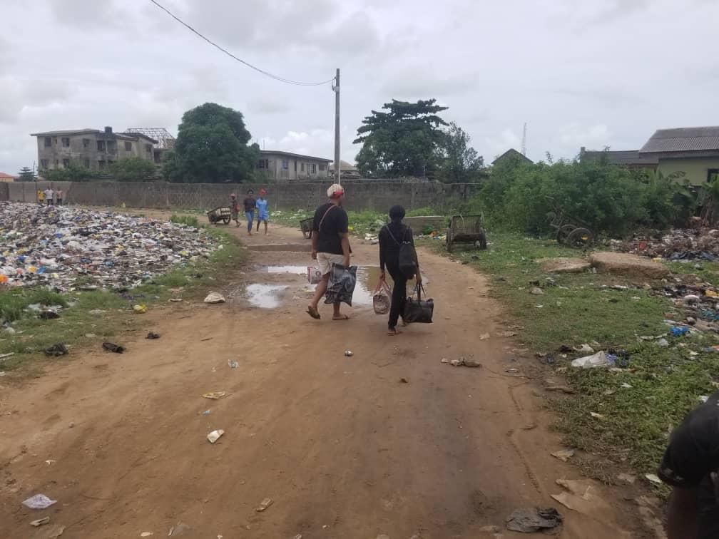 LASU students moving out of the area after the demolition of their hostels (Pulse Nigeria)