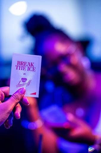 SMIRNOFF HANGOUTS! GAMES, MUSIC AND SMIRNOFF DRINKS IN A BAR NEXT TO YOU