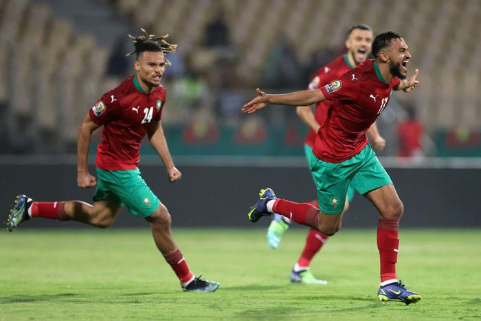 Morocco midfielder Sofiane Boufal (R) celebrates scoring the only goal of an Africa Cup of Nations Group C match against Ghana
