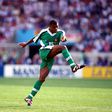 Sunday Oliseh powers home from range against Spain at the 1998 World Cup (IMAGO/Norbert Schmidt)