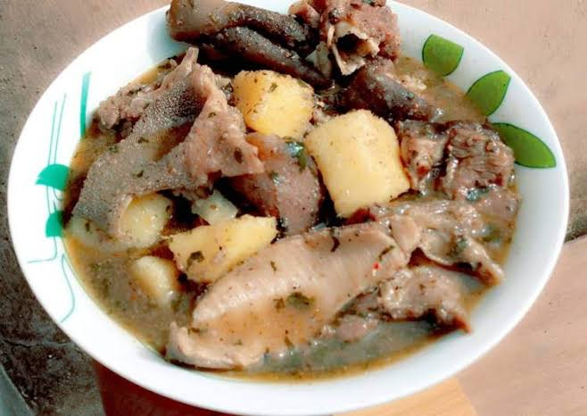 Ukodo (Yam and plantain pepper soup)