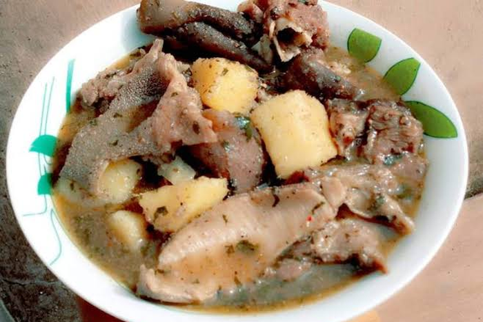 Ukodo (Yam and plantain pepper soup)