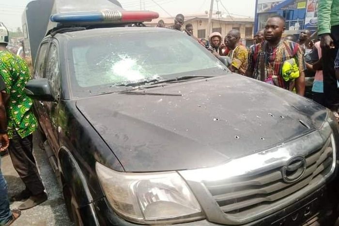 Anxiety grips Ibadan residents as armed robbers attack bullion van in traffic. [Punch]