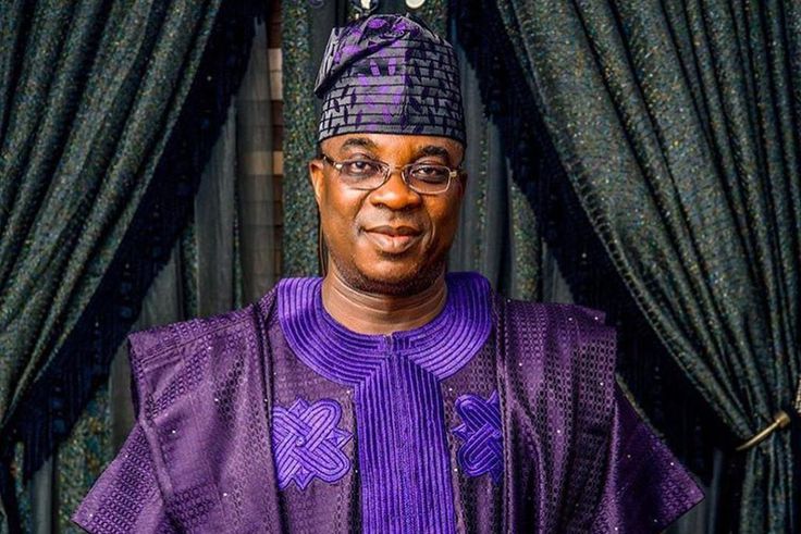 Nigerian music icon, King Ayinde Wasiu Marshal popularly known as KWAM 1 has come out yet again to deny the rumours of having an affair with one of the wives of the Alaafin of Oyo. [Instagram/K1DUltimate]