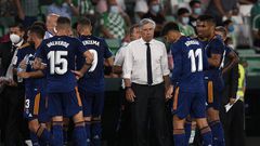 Carlo Ancelotti and Real Madrid players (IMAGO Nurphoto)