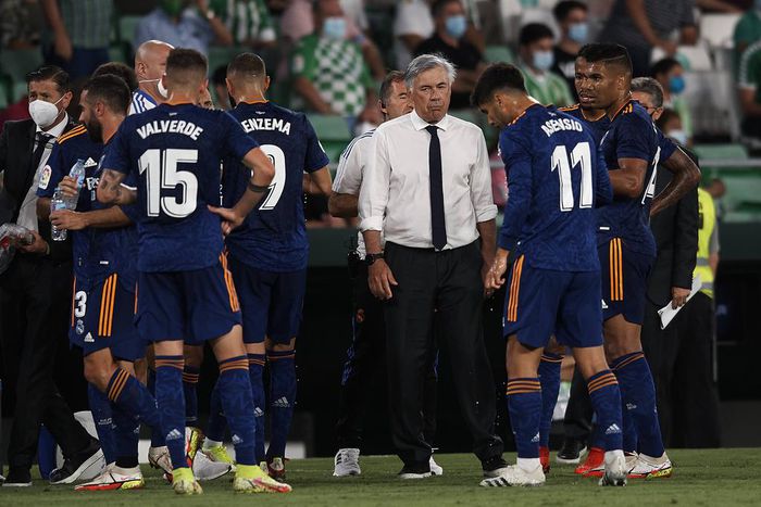 Carlo Ancelotti and Real Madrid players (IMAGO Nurphoto)