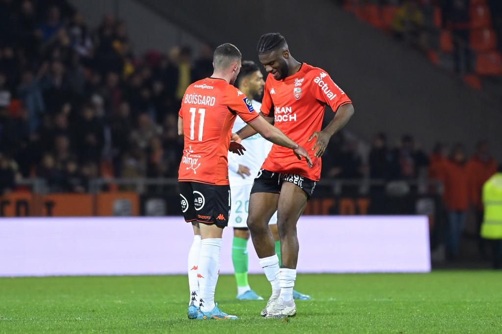 Moffi (R) and Bouriegerd celebrating the 7th goal of the game