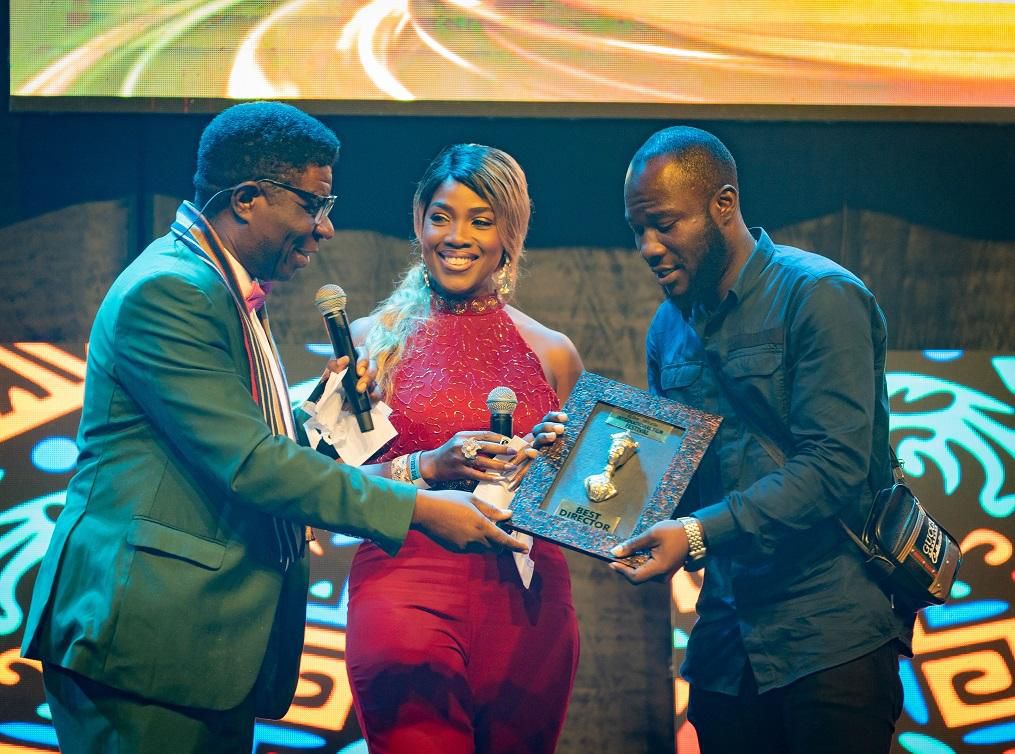 Award presentation at #ESIFF2022