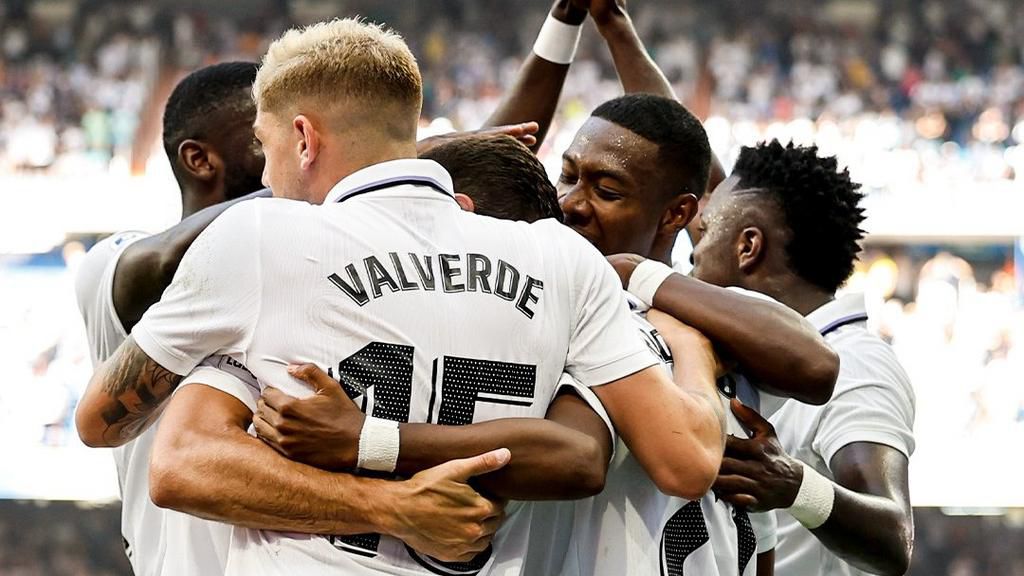 Real Madrid player celebrate victory over Mallorca