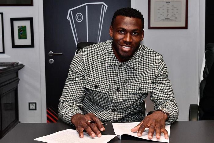 Anderson Esiti has signed with Hungarian side Ferencvaros