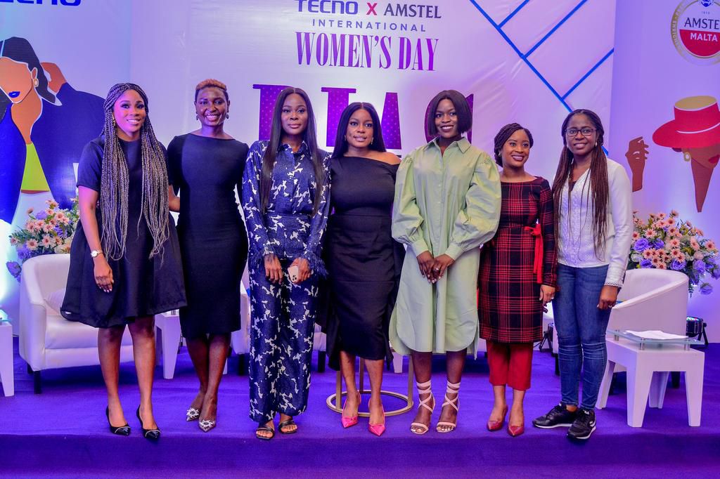 2 L-R Seun Badmum, Ife Agoro, Tosin Oyetade, Arese Ugwu, Tobi Obawede, Aminah Jagun