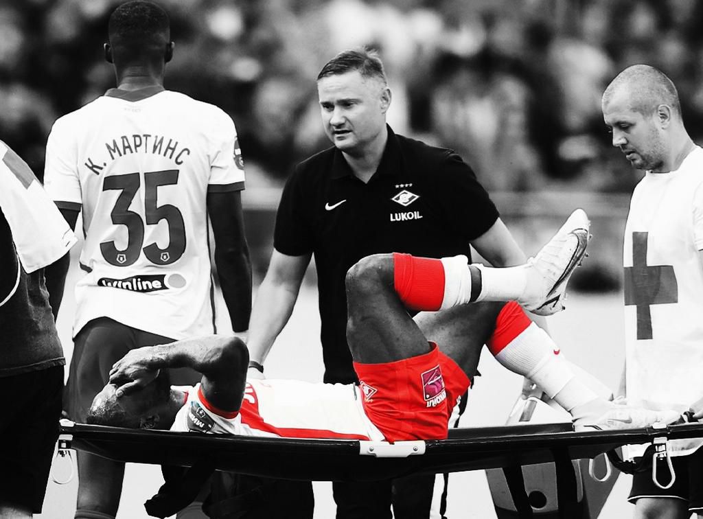 Victor Moses carried out by a stretcher.