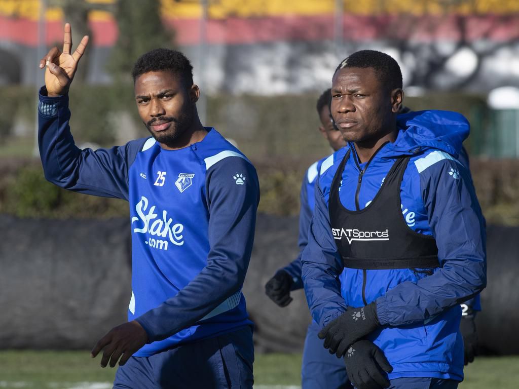 Samuel Kalu (R) in training with Emmanuel Dennis (L)