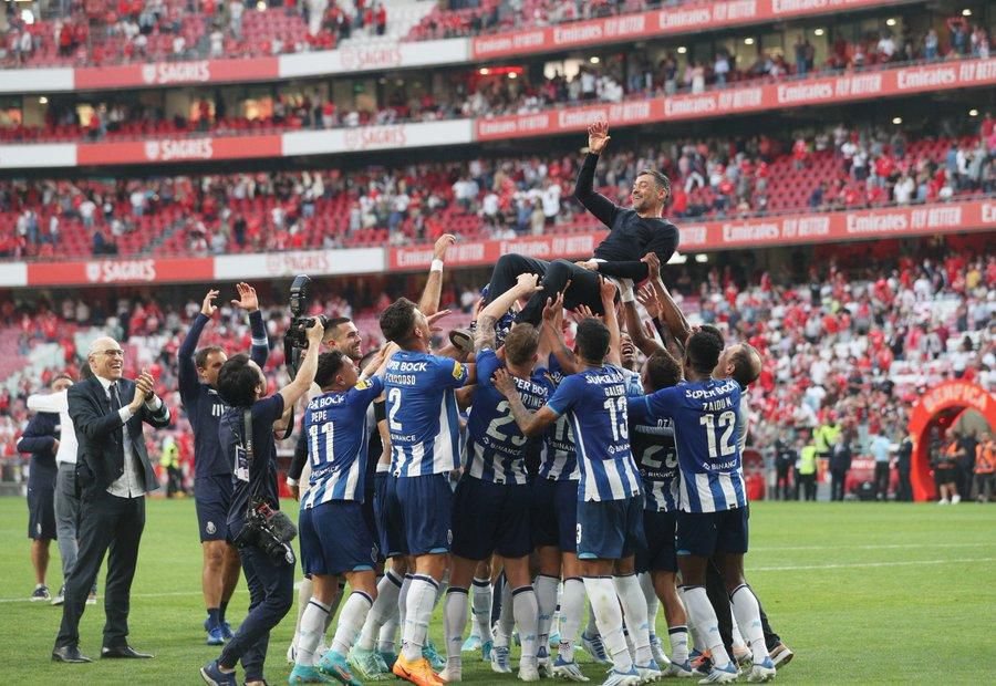 Porto players celebrate their win.