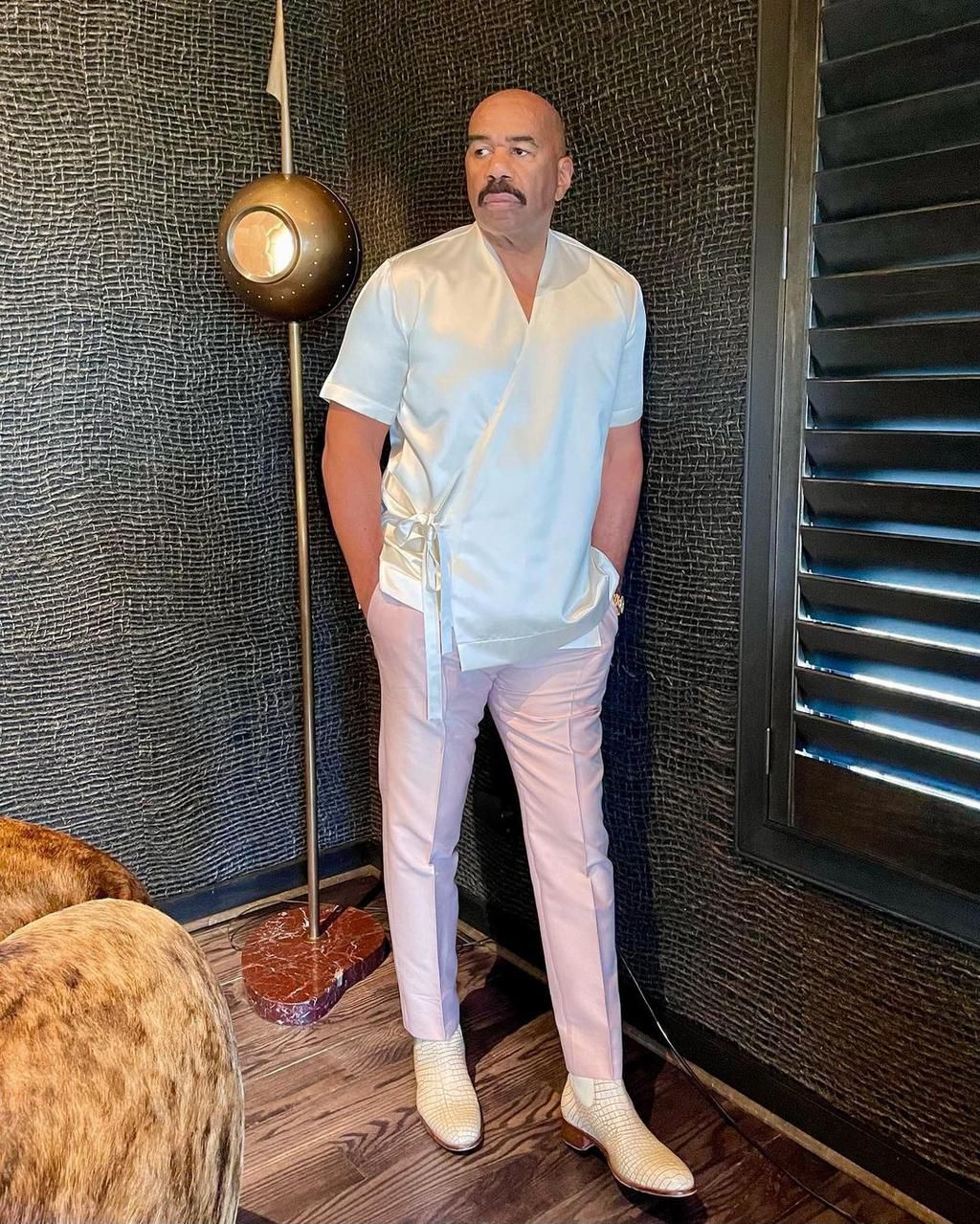 Steve wears Tom Ford [Instagram/SteveHarvey]