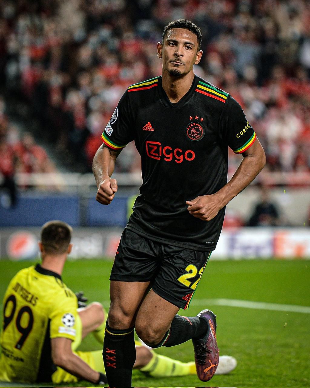 Haller redeemed himself by giving Ajax the lead again, against Benfica in the first half on Wednesday night