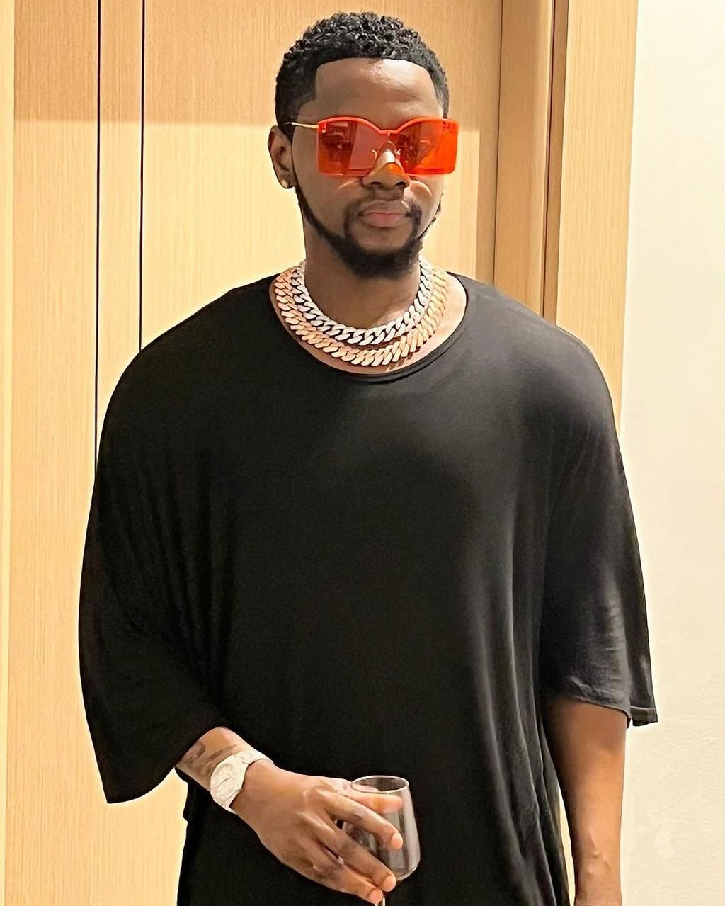 Drama as Nigerian singer Kizz Daniel is arrested in Tanzania [Video]