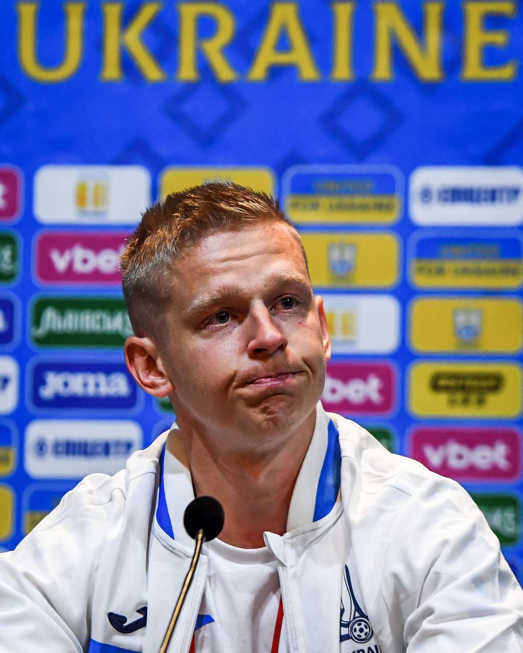 Manchester City star Oleksandr Zinchenko in tears over war in Ukraine