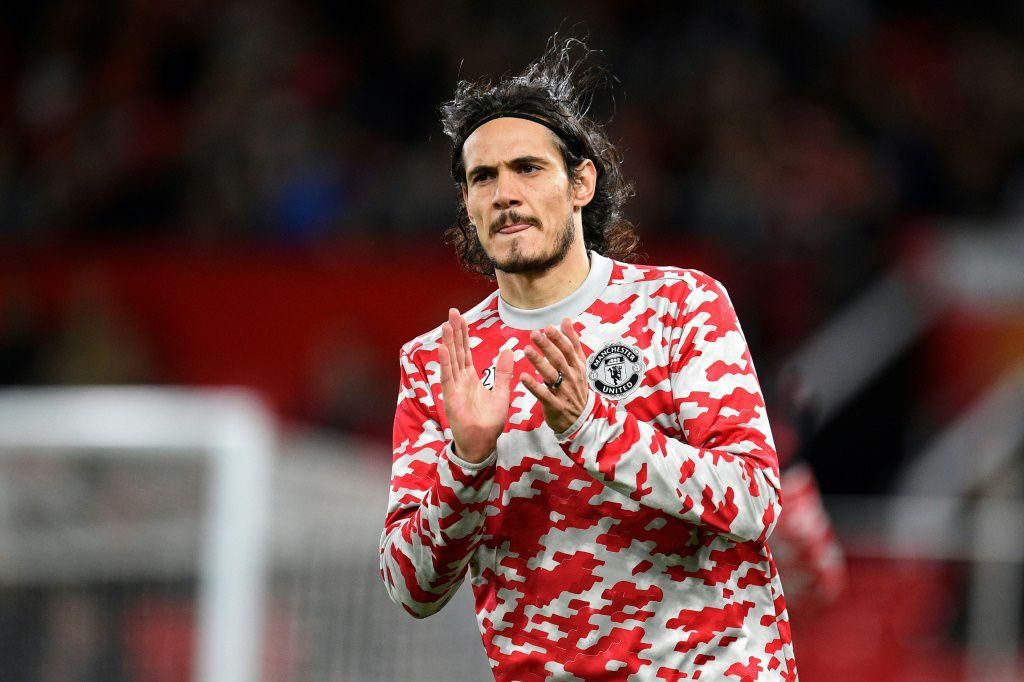Manchester United's Uruguayan striker Edinson Cavani is staying at Old Trafford