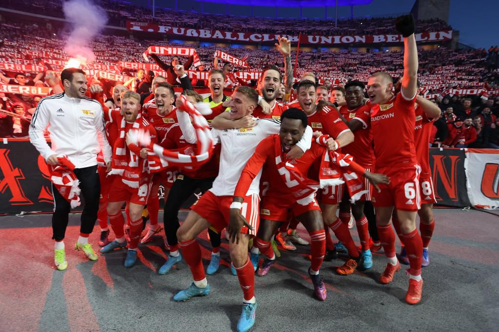 Union Berlin players celebrate after the game (IMAGO / Nordphoto)