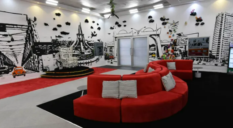 Biggie named both houses Level 1 and Level 2 while fans of the show called them 'The Islanders' and 'The Trenches.'