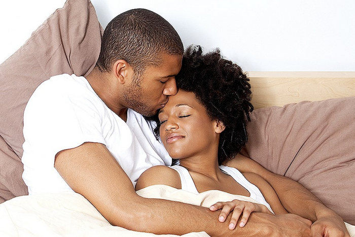 ___8179110___2018___3___28___16___black-couples-cuddling