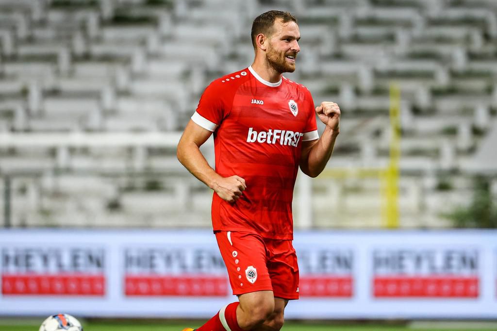 Vincent Janssen scored twice for Royal Antwerp to sink Royale USG