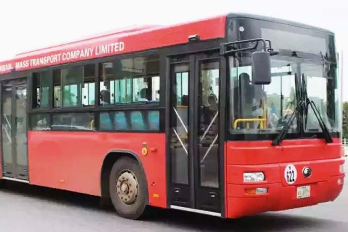 LAGBUS driver on the run after ramming into Ikoyi building, killing one.