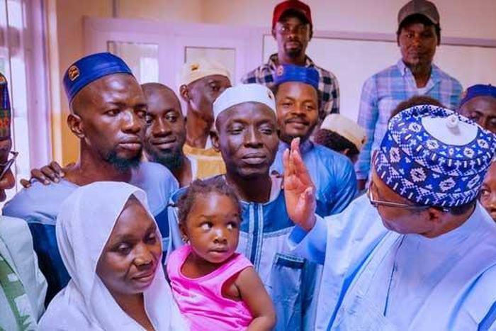 Buhari meets 23 freed train passengers, lauds military for rescue. [Presidency]